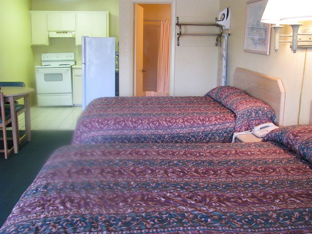 Summer Breeze Motel Upper Grand Lagoon Eksteriør billede